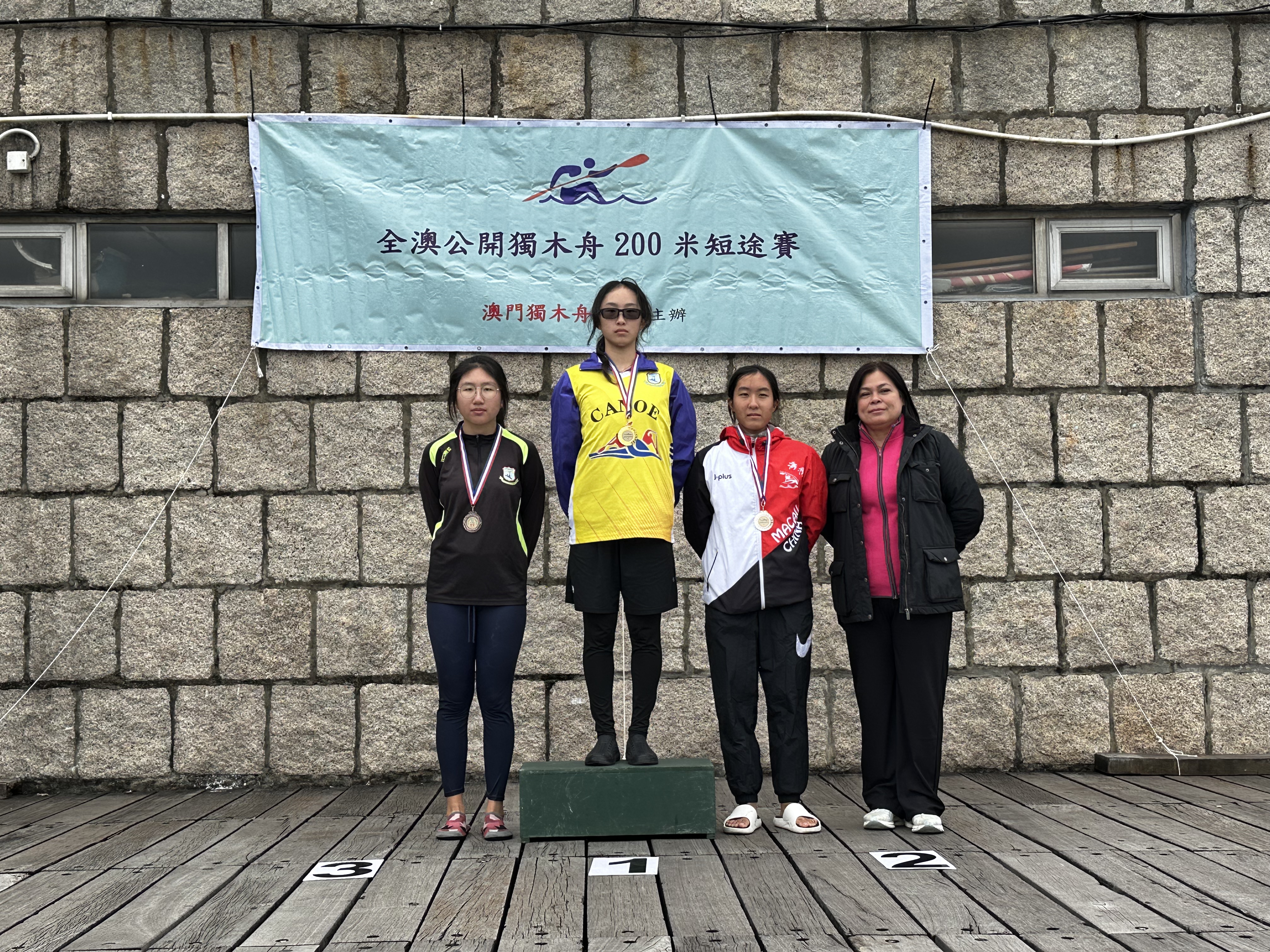 女子U18組 K1  前三名.jpg